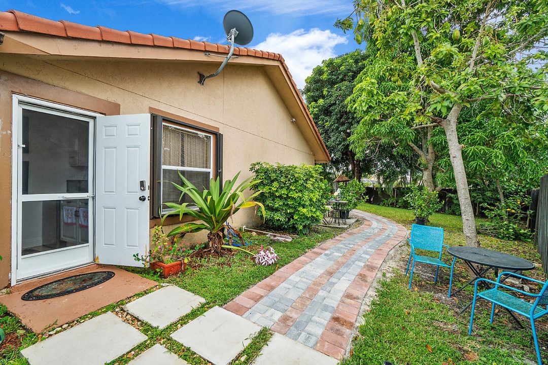 For Rent: $2,500 (1 beds, 1 baths, 500 Square Feet)