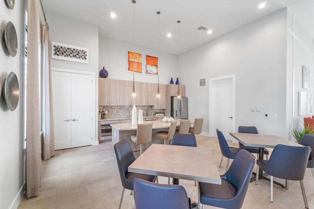 For Sale: $975,000 (5 beds, 4 baths, 3016 Square Feet)