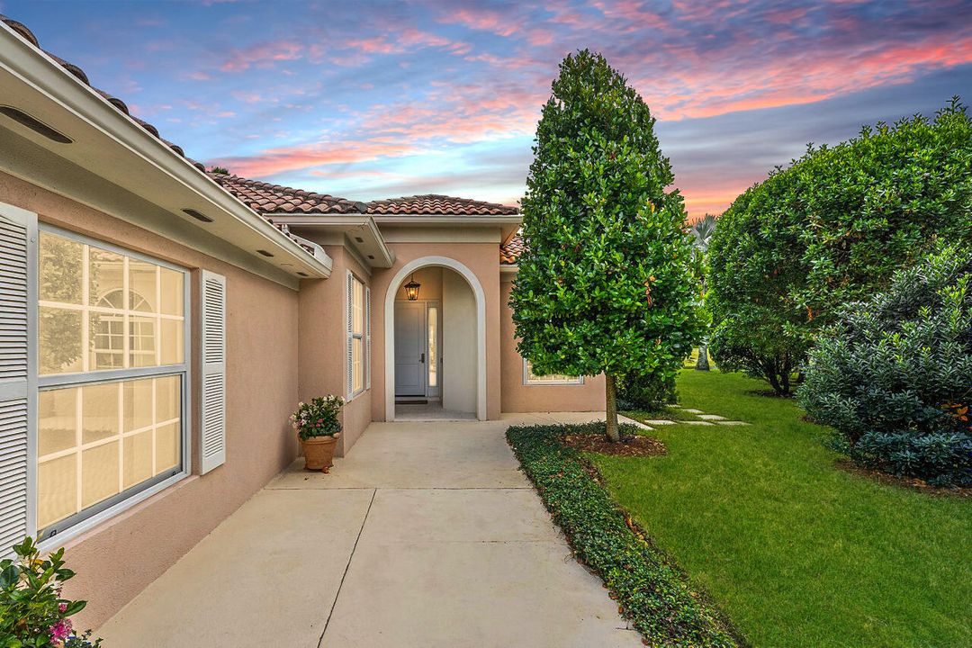 待售: $1,075,000 (3 贝兹, 2 浴室, 2001 平方英尺)