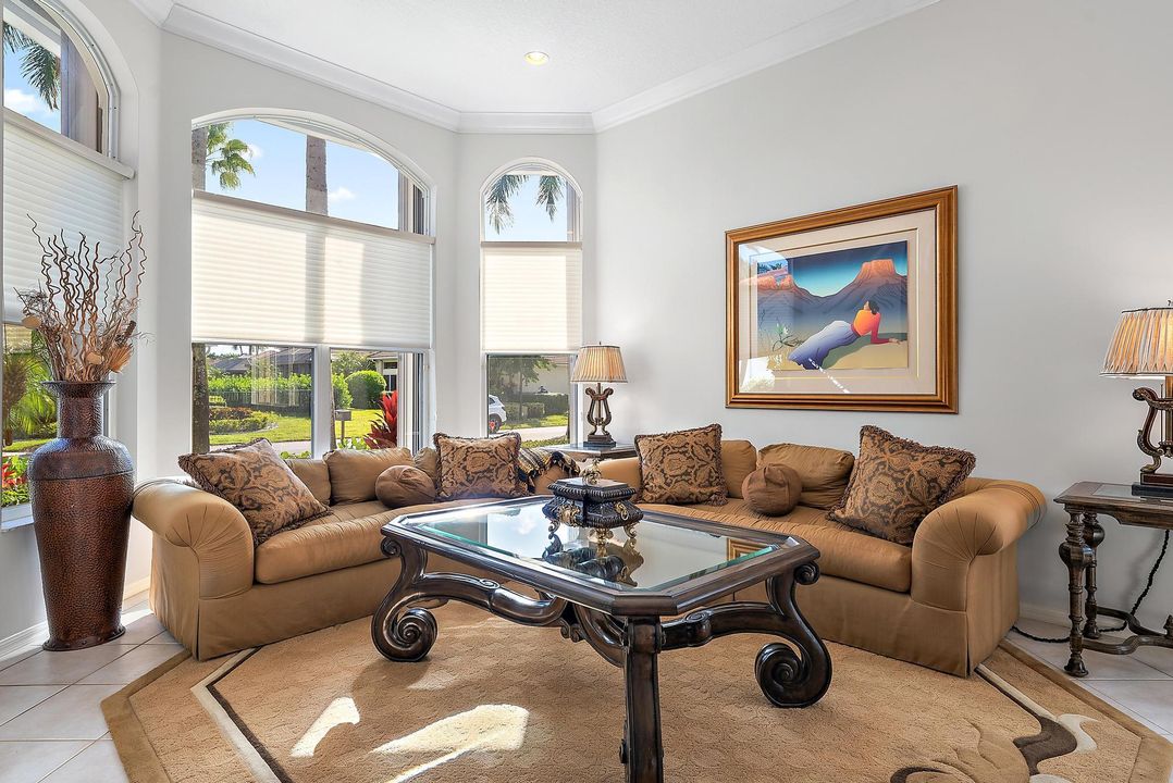 En Venta: $639,000 (3 camas, 2 baños, 2631 Pies cuadrados)