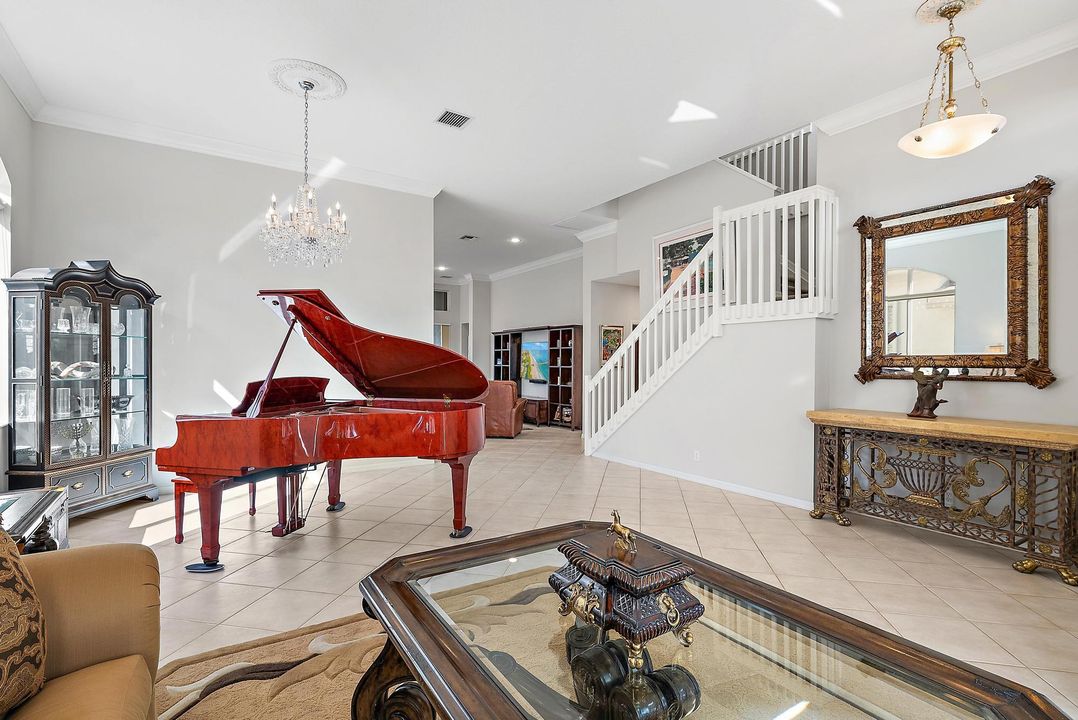 En Venta: $639,000 (3 camas, 2 baños, 2631 Pies cuadrados)