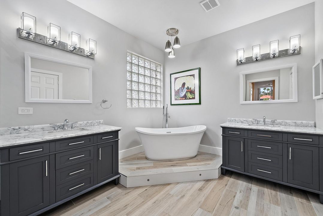 En Venta: $639,000 (3 camas, 2 baños, 2631 Pies cuadrados)