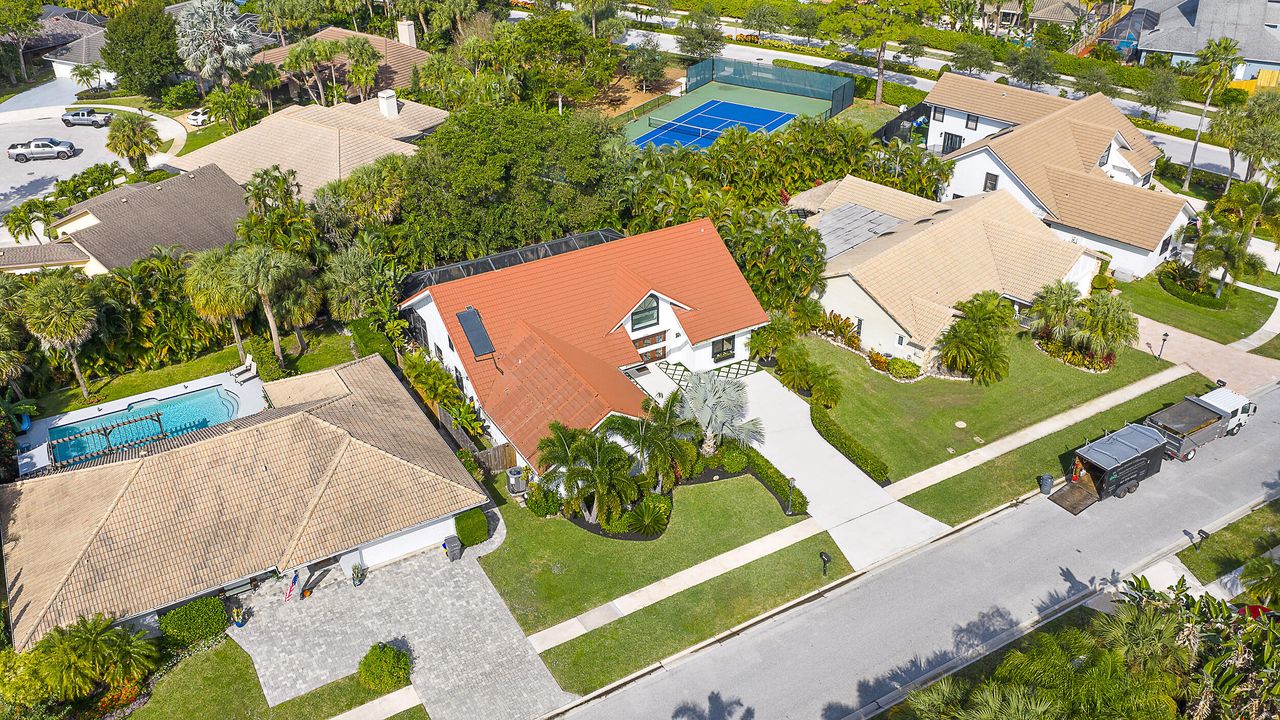 For Sale: $1,200,000 (3 beds, 2 baths, 2207 Square Feet)