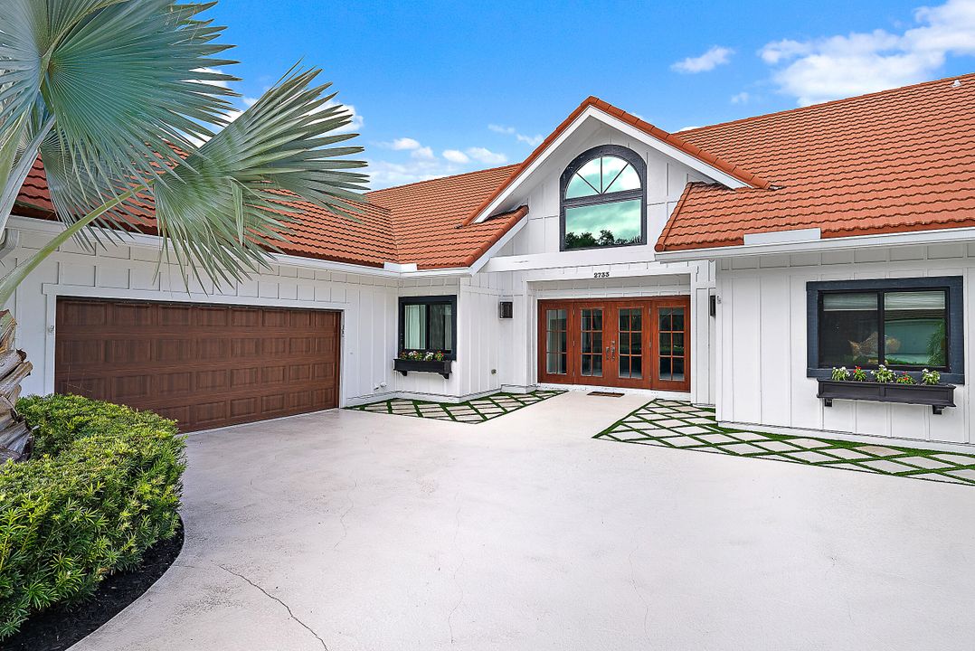 For Sale: $1,200,000 (3 beds, 2 baths, 2207 Square Feet)