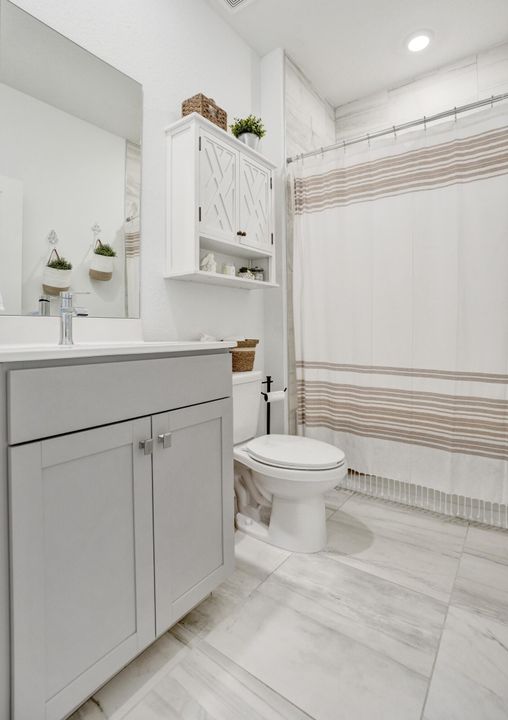 На продажу: $649,900 (4 спален, 2 ванн, 2034 Квадратных фут)