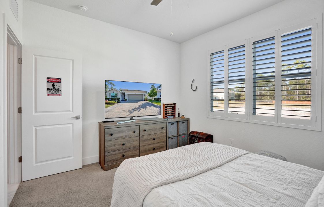 На продажу: $649,900 (4 спален, 2 ванн, 2034 Квадратных фут)