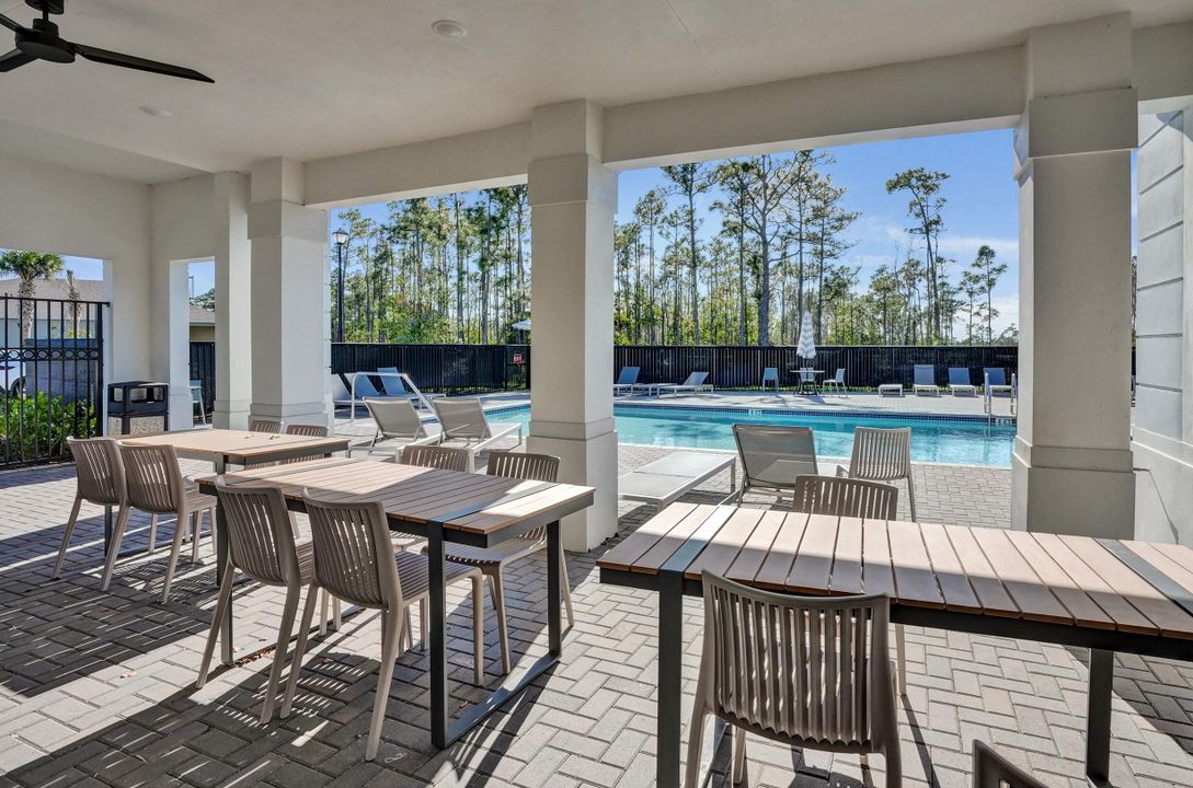 На продажу: $649,900 (4 спален, 2 ванн, 2034 Квадратных фут)