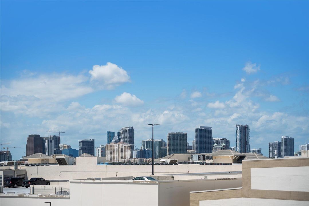 For Sale: $549,500 (1 beds, 1 baths, 1384 Square Feet)