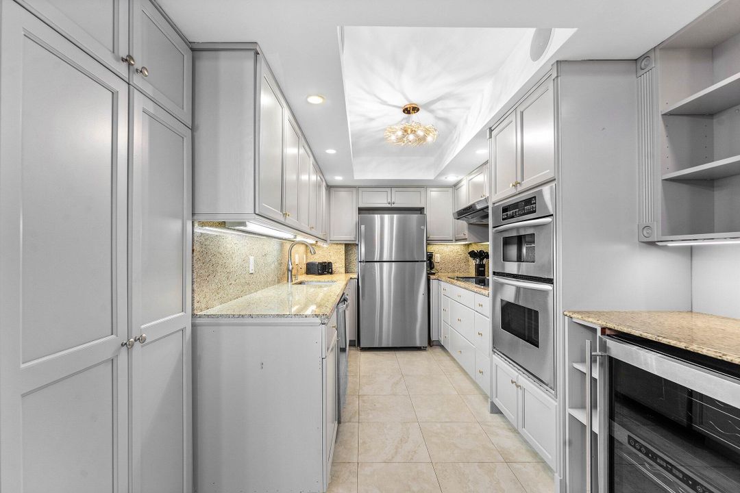 For Rent: $4,500 (1 beds, 1 baths, 1008 Square Feet)