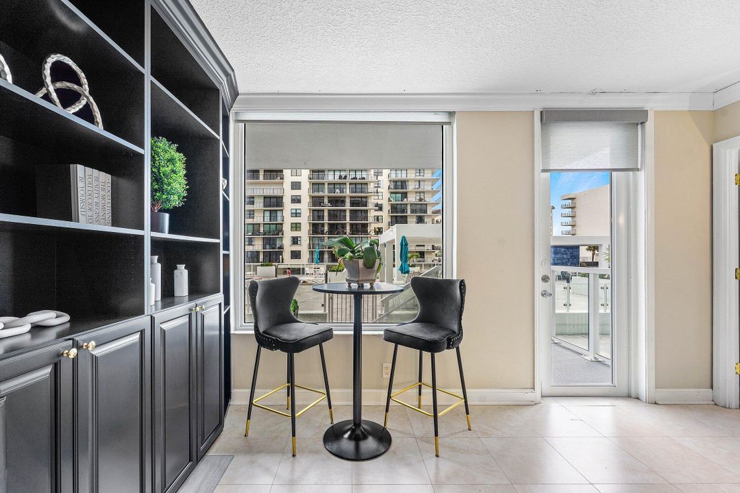 For Rent: $4,500 (1 beds, 1 baths, 1008 Square Feet)