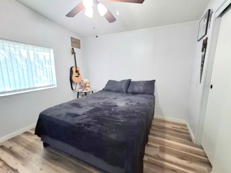 For Sale: $134,900 (2 beds, 2 baths, 1040 Square Feet)