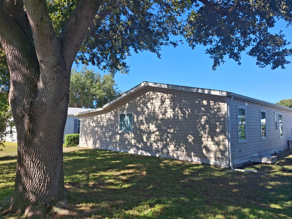 For Sale: $134,900 (2 beds, 2 baths, 1040 Square Feet)