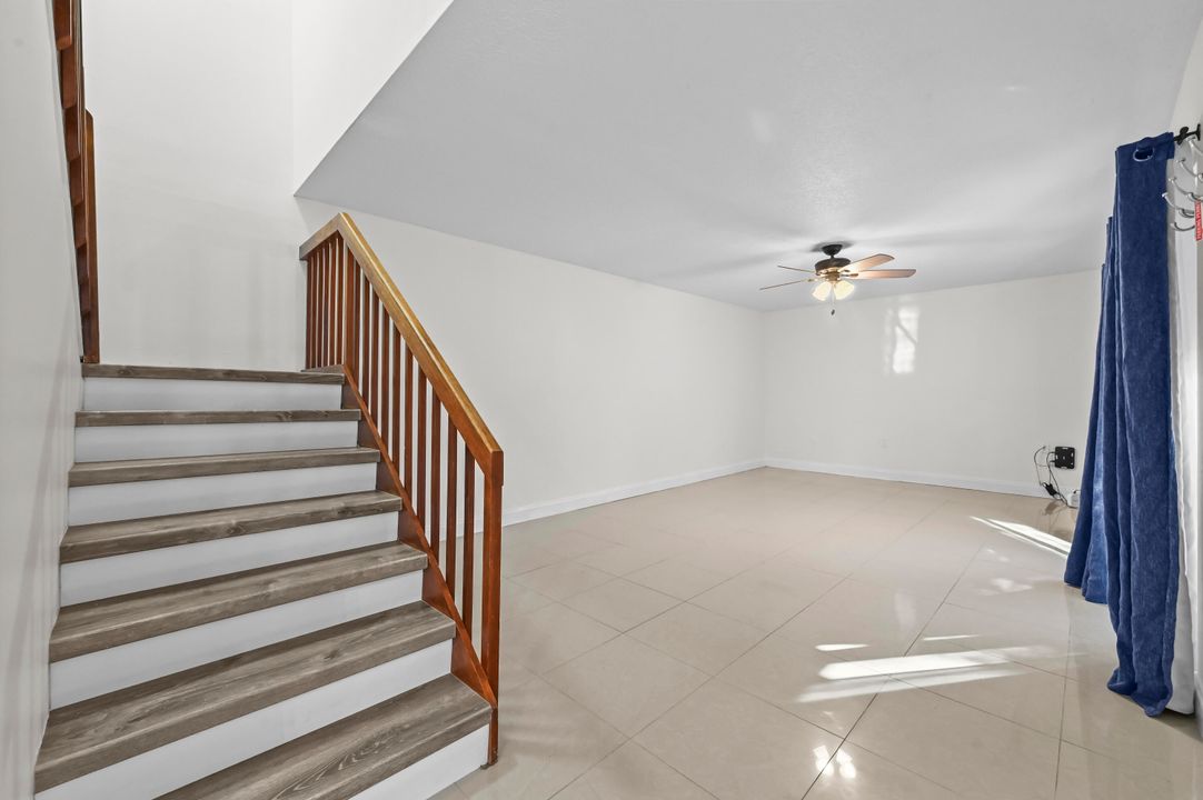 For Sale: $319,900 (2 beds, 2 baths, 1288 Square Feet)