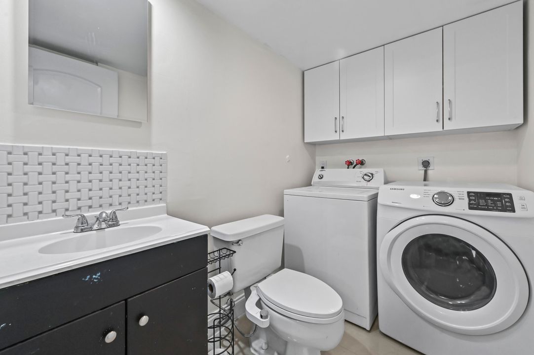 For Sale: $319,900 (2 beds, 2 baths, 1288 Square Feet)