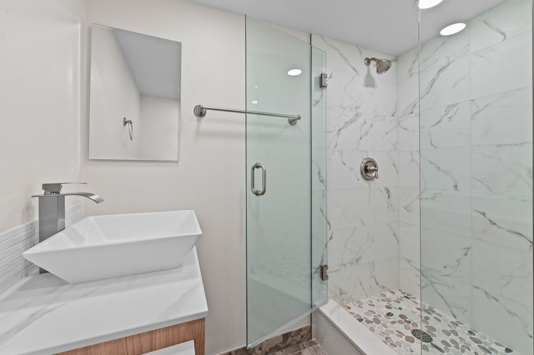 For Sale: $319,900 (2 beds, 2 baths, 1288 Square Feet)