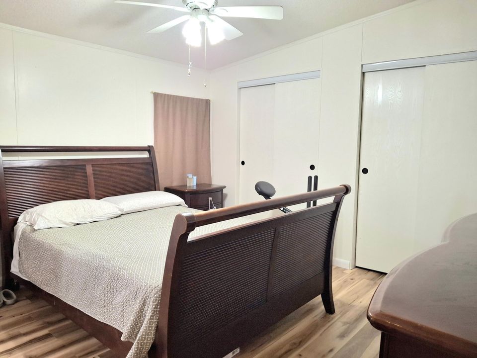 For Sale: $134,900 (2 beds, 2 baths, 1040 Square Feet)