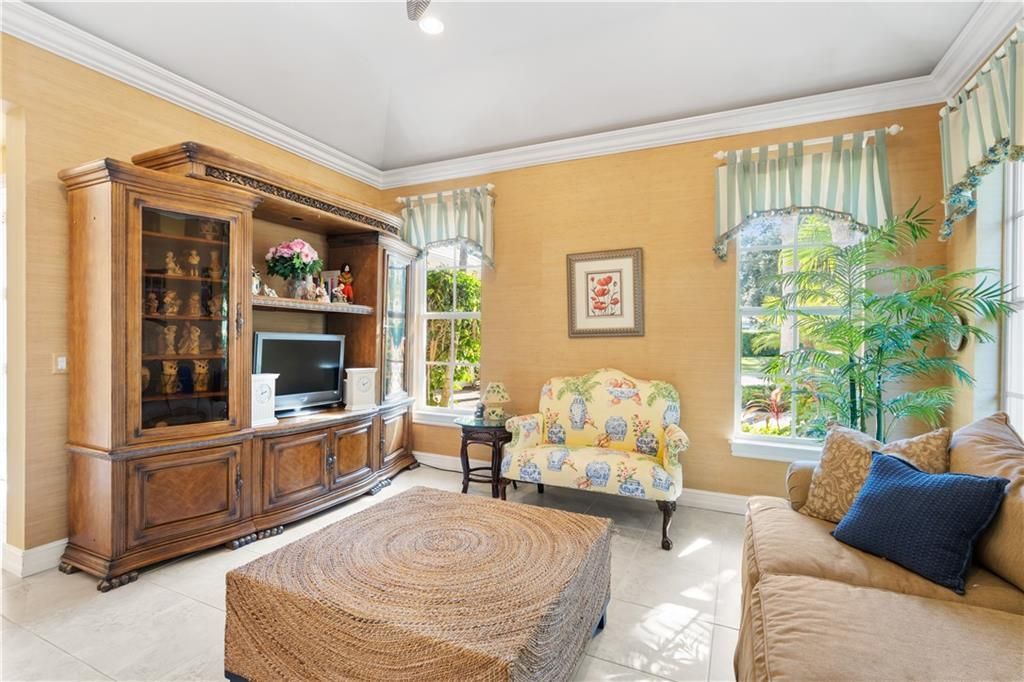 For Sale: $725,000 (3 beds, 3 baths, 2816 Square Feet)