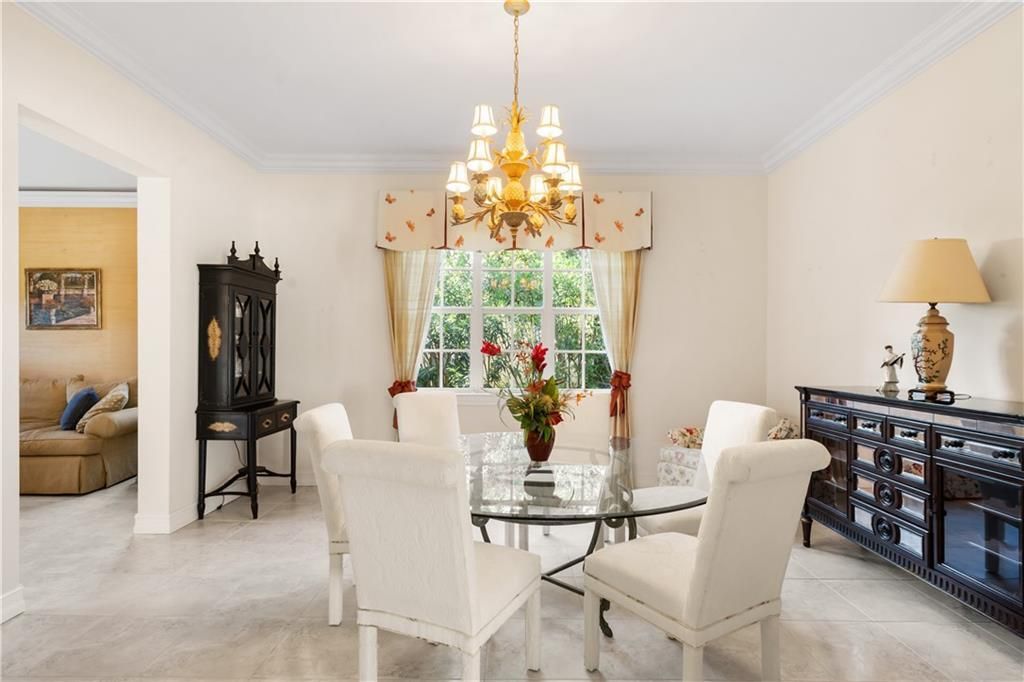 For Sale: $725,000 (3 beds, 3 baths, 2816 Square Feet)