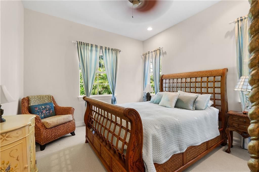 For Sale: $725,000 (3 beds, 3 baths, 2816 Square Feet)