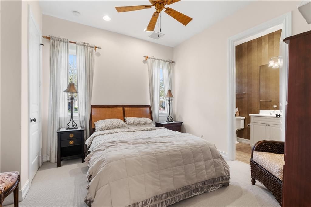 For Sale: $725,000 (3 beds, 3 baths, 2816 Square Feet)