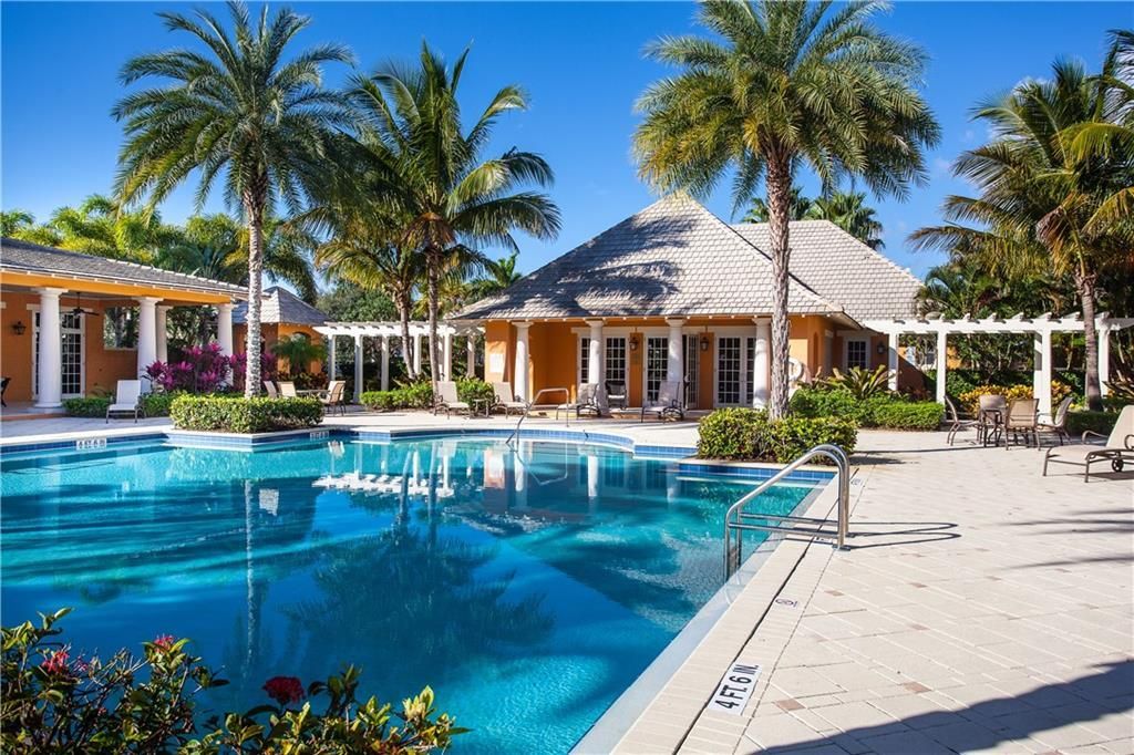 For Sale: $725,000 (3 beds, 3 baths, 2816 Square Feet)