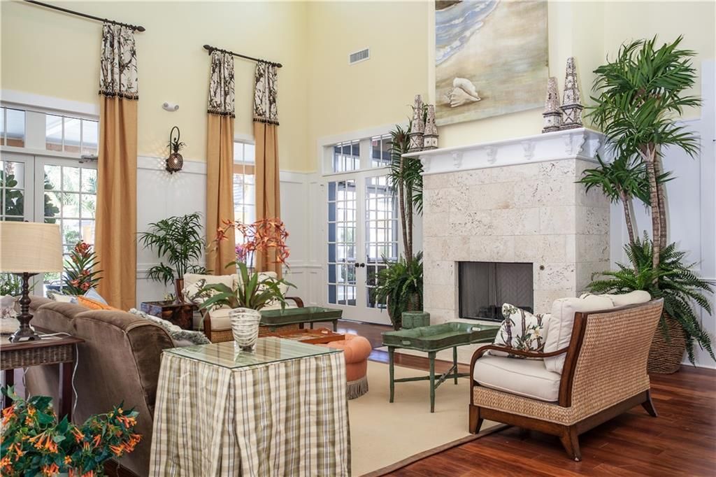 For Sale: $725,000 (3 beds, 3 baths, 2816 Square Feet)