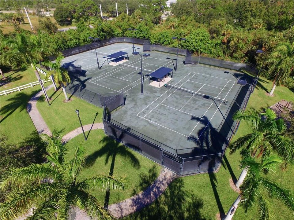 For Sale: $725,000 (3 beds, 3 baths, 2816 Square Feet)