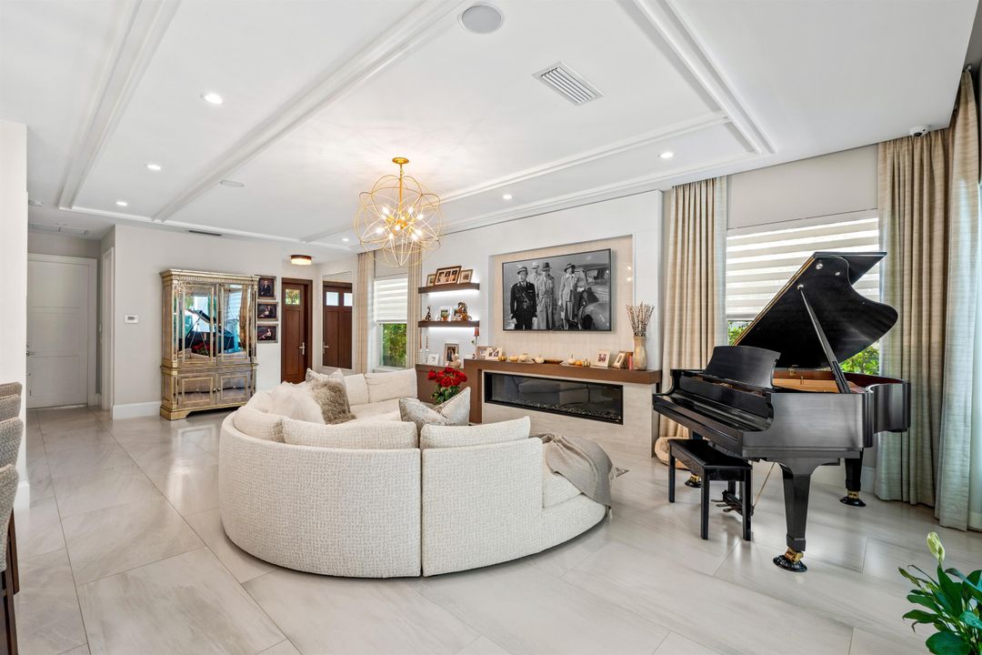 For Sale: $3,555,000 (3 beds, 3 baths, 2860 Square Feet)