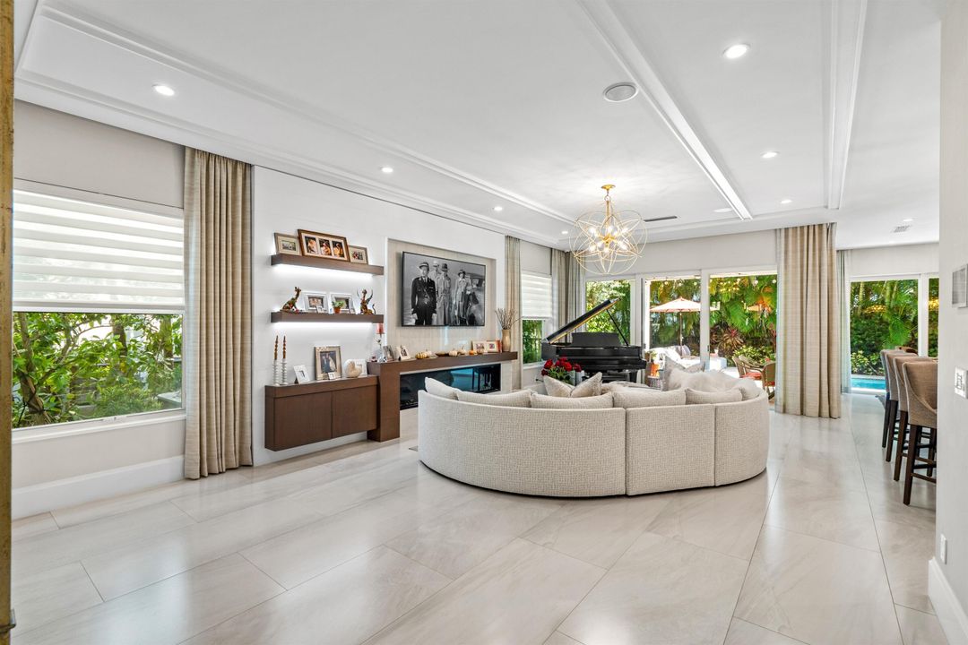 For Sale: $3,555,000 (3 beds, 3 baths, 2860 Square Feet)