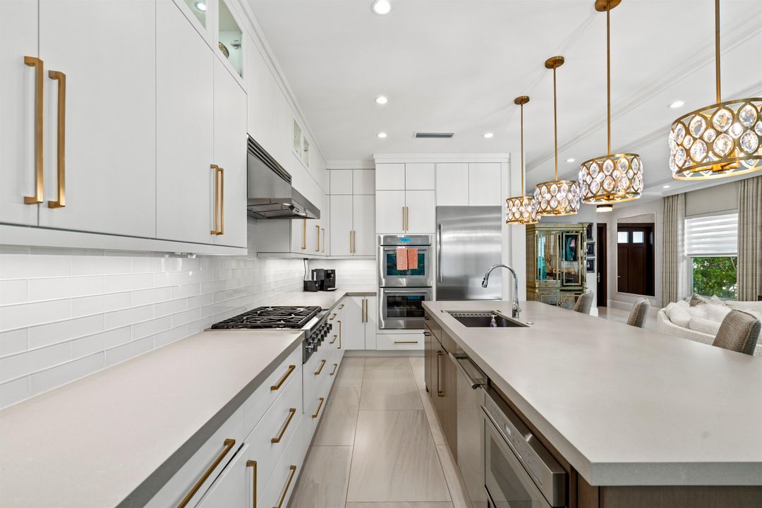 For Sale: $3,555,000 (3 beds, 3 baths, 2860 Square Feet)