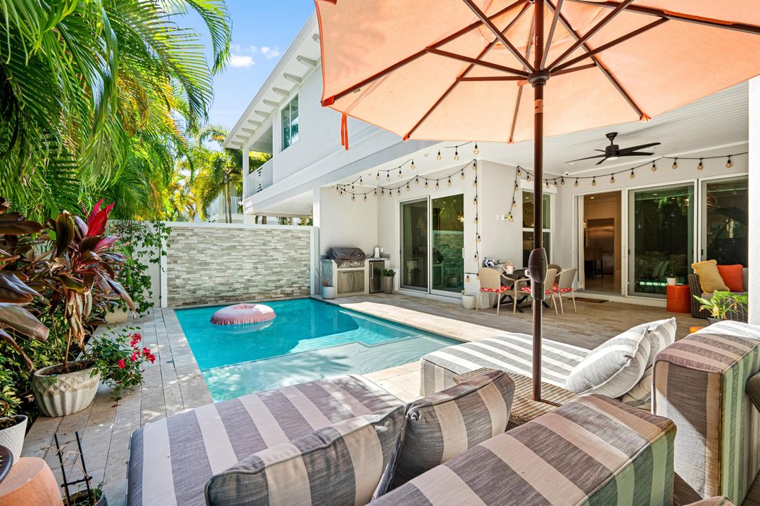 For Sale: $3,555,000 (3 beds, 3 baths, 2860 Square Feet)