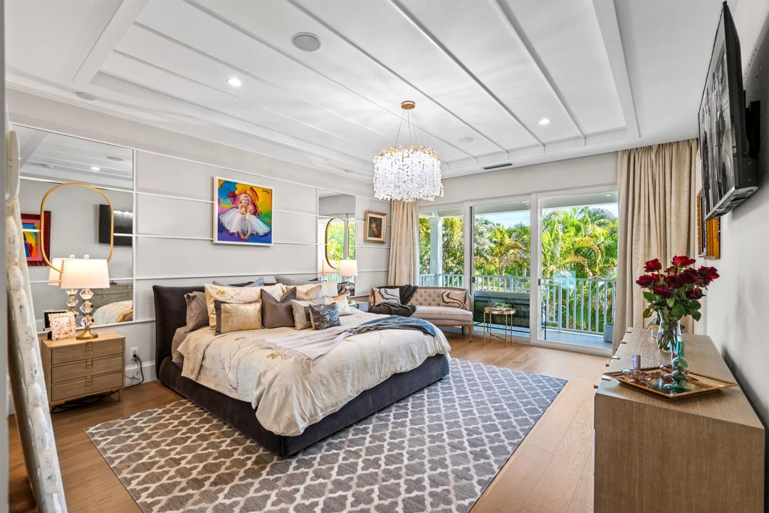For Sale: $3,555,000 (3 beds, 3 baths, 2860 Square Feet)