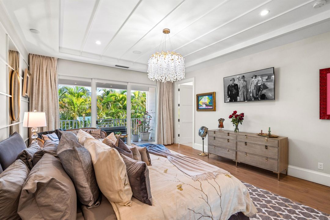 For Sale: $3,555,000 (3 beds, 3 baths, 2860 Square Feet)