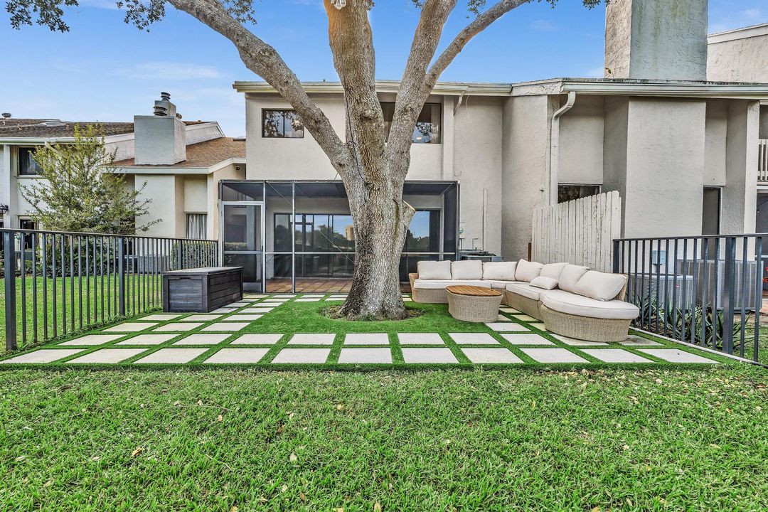 For Sale: $725,000 (4 beds, 2 baths, 2178 Square Feet)