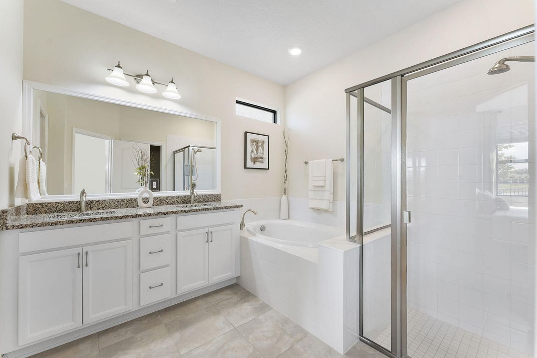 待售: $650,000 (4 贝兹, 2 浴室, 1894 平方英尺)