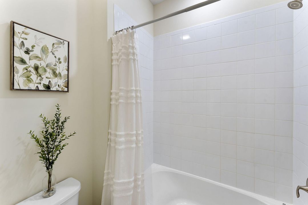 待售: $650,000 (4 贝兹, 2 浴室, 1894 平方英尺)