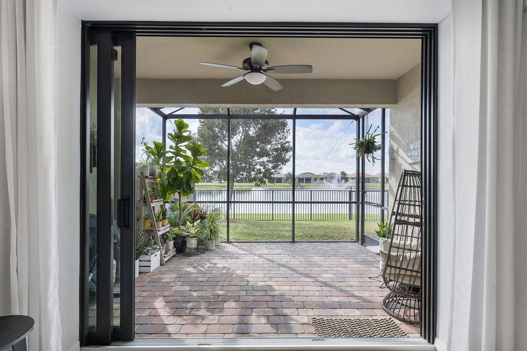 待售: $650,000 (4 贝兹, 2 浴室, 1894 平方英尺)