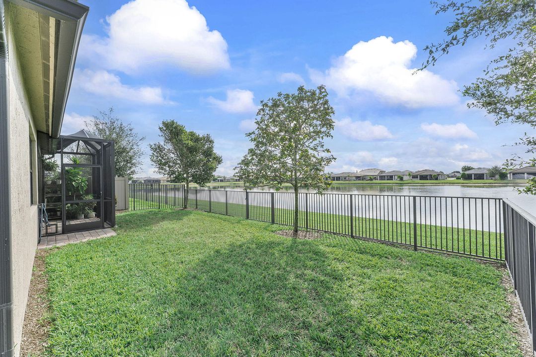 待售: $650,000 (4 贝兹, 2 浴室, 1894 平方英尺)