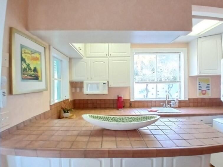 En Venta: $1,350,000 (4 camas, 3 baños, 2286 Pies cuadrados)