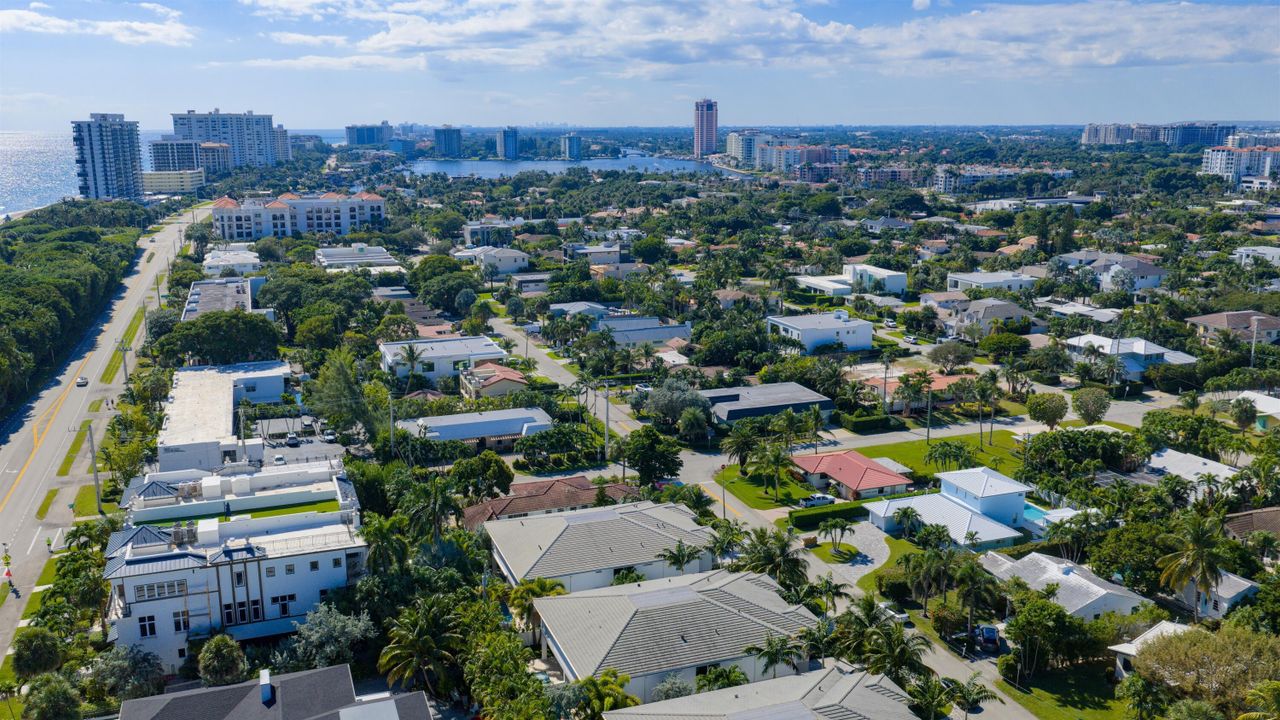 For Sale: $3,555,000 (3 beds, 3 baths, 2860 Square Feet)