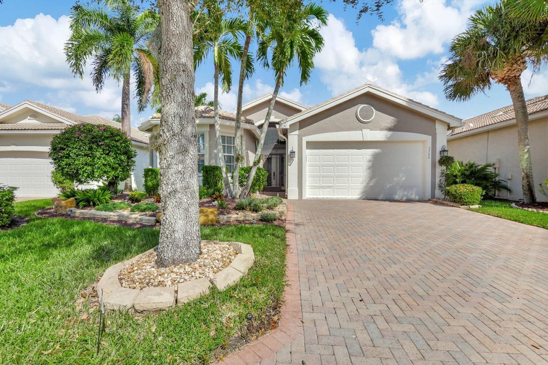 Active With Contract: $549,000 (3 beds, 2 baths, 2347 Square Feet)