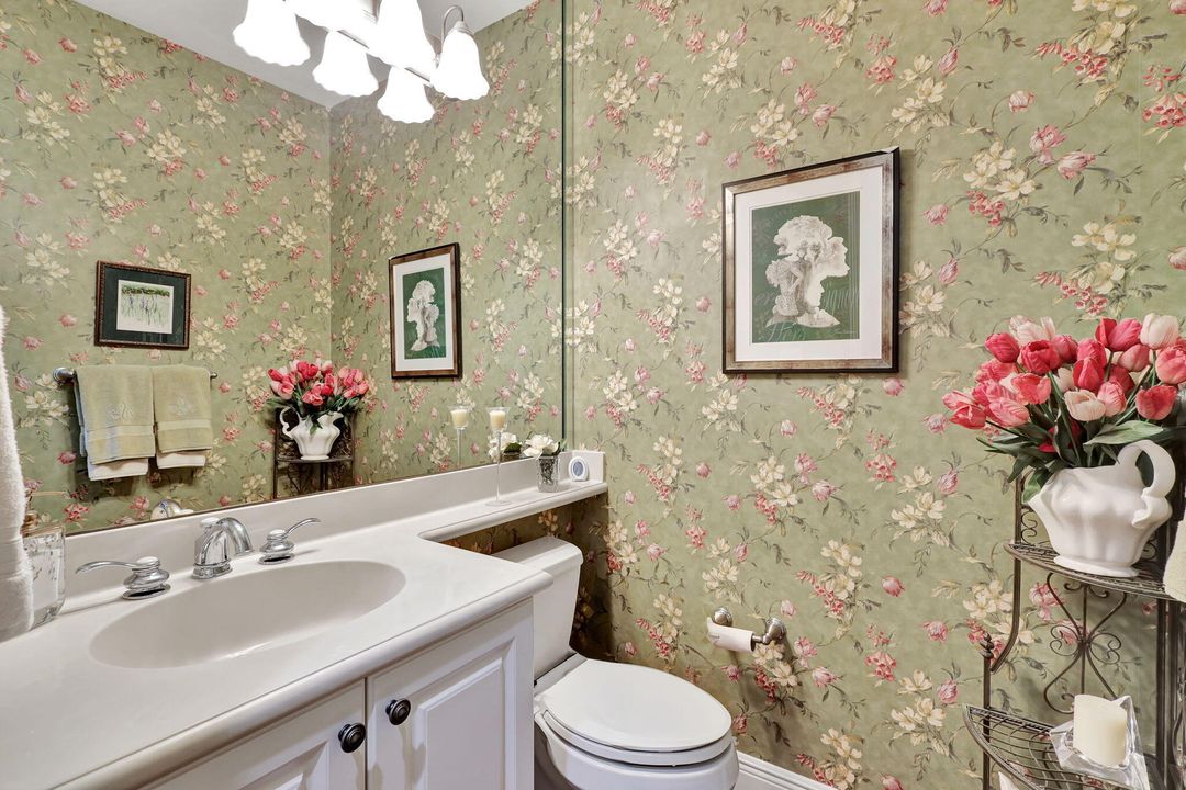 Active With Contract: $549,000 (3 beds, 2 baths, 2347 Square Feet)