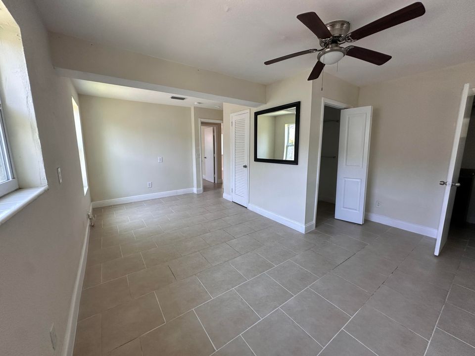 Под контрактом: $2,500 (3 спален, 2 ванн, 1050 Квадратных фут)