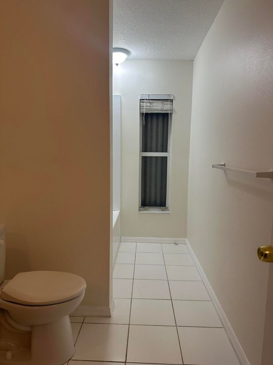 For Rent: $2,500 (3 beds, 2 baths, 1808 Square Feet)