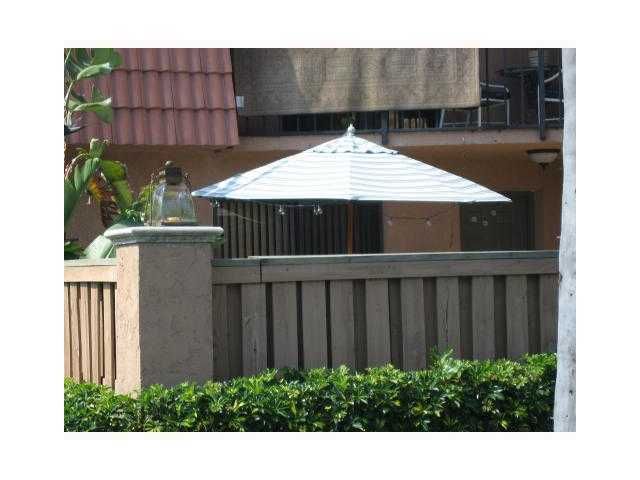 В аренду: $2,390 (2 спален, 2 ванн, 1302 Квадратных фут)