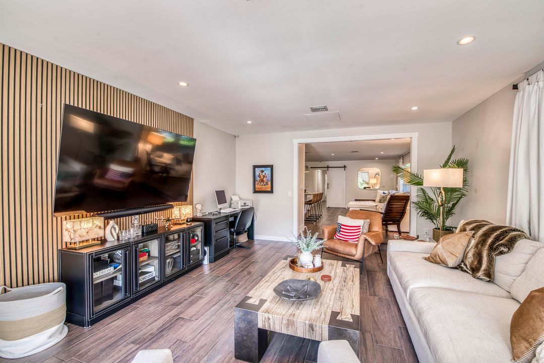 For Sale: $949,000 (3 beds, 2 baths, 1424 Square Feet)