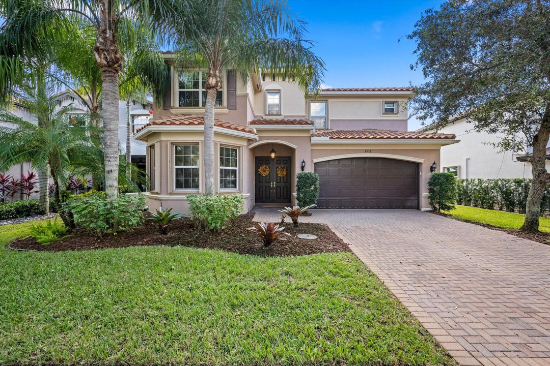 For Sale: $1,100,000 (5 beds, 4 baths, 3317 Square Feet)