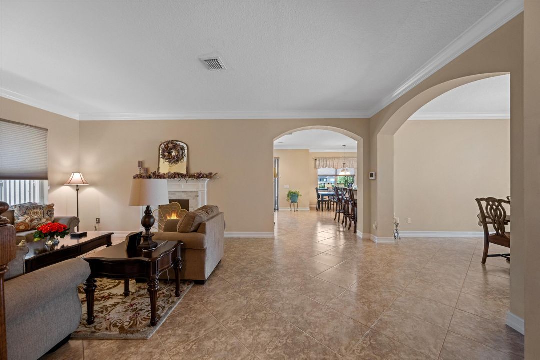 For Sale: $1,100,000 (5 beds, 4 baths, 3317 Square Feet)