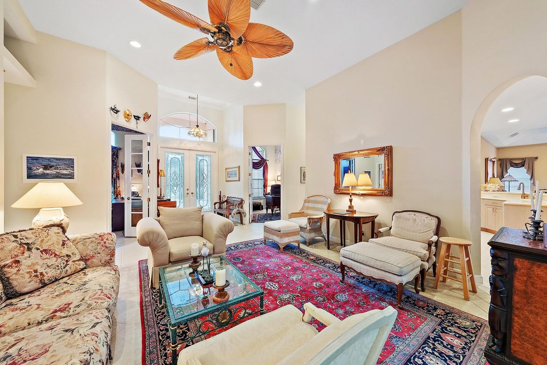 Под контрактом: $950,000 (3 спален, 2 ванн, 2574 Квадратных фут)