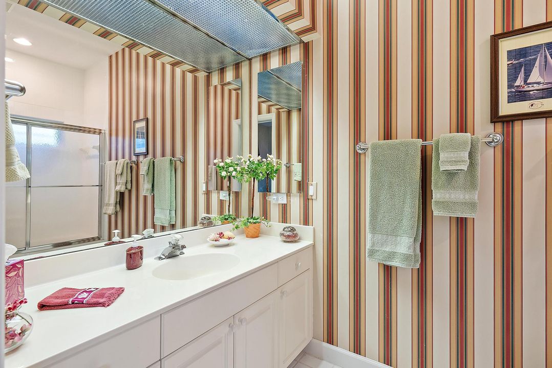 Под контрактом: $950,000 (3 спален, 2 ванн, 2574 Квадратных фут)